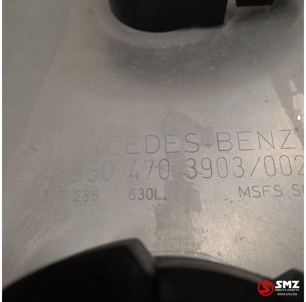 Mercedes-Benz Occ brandstoftank 630L + brandstofniveausensor Mer - Rezervor combustibil pentru Camion: Foto 5 Mercedes-Benz Occ brandstoftank 630L + brandstofniveausensor Mer - Rezervor combustibil pentru Camion: Foto 5