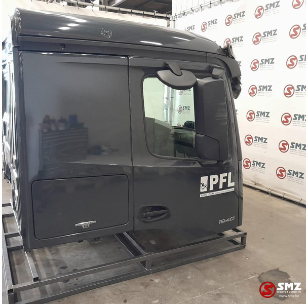 Mercedes-Benz Occ cabine Mercedes Actros MP4 low - Cabină și interior pentru Camion: Foto 3 Mercedes-Benz Occ cabine Mercedes Actros MP4 low - Cabină și interior pentru Camion: Foto 3