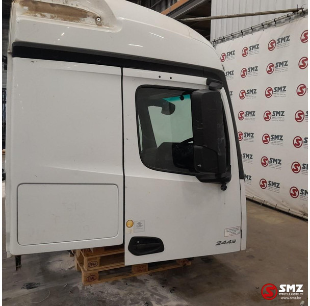 Mercedes-Benz Occ cabine RHD Mercedes - Cabină și interior pentru Camion: Foto 4 Mercedes-Benz Occ cabine RHD Mercedes - Cabină și interior pentru Camion: Foto 4