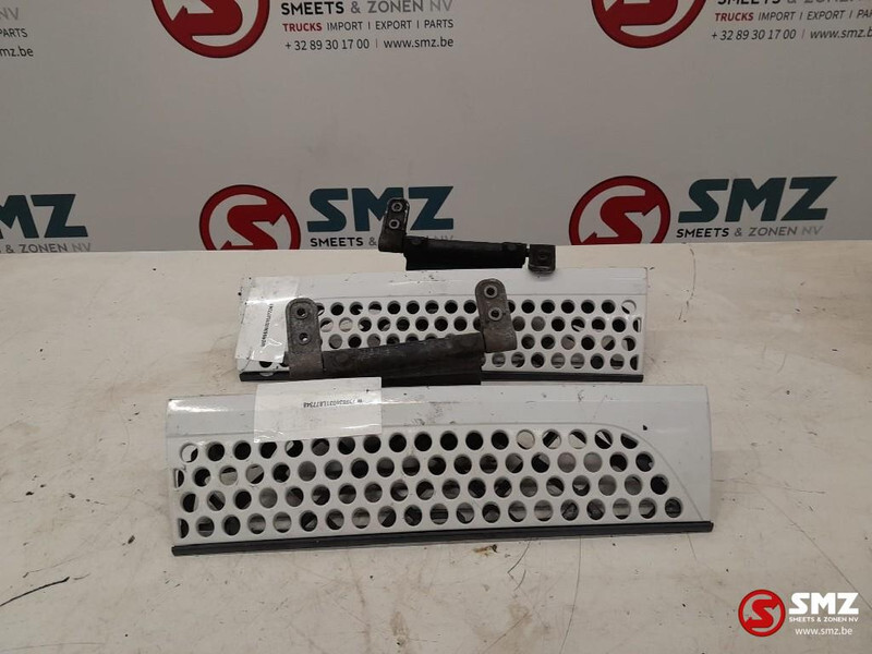 Mercedes-Benz Occ set radiatorgrille + opstap links en rechts Me - Grilă pentru Camion: Foto 1 Mercedes-Benz Occ set radiatorgrille + opstap links en rechts Me - Grilă pentru Camion: Foto 1