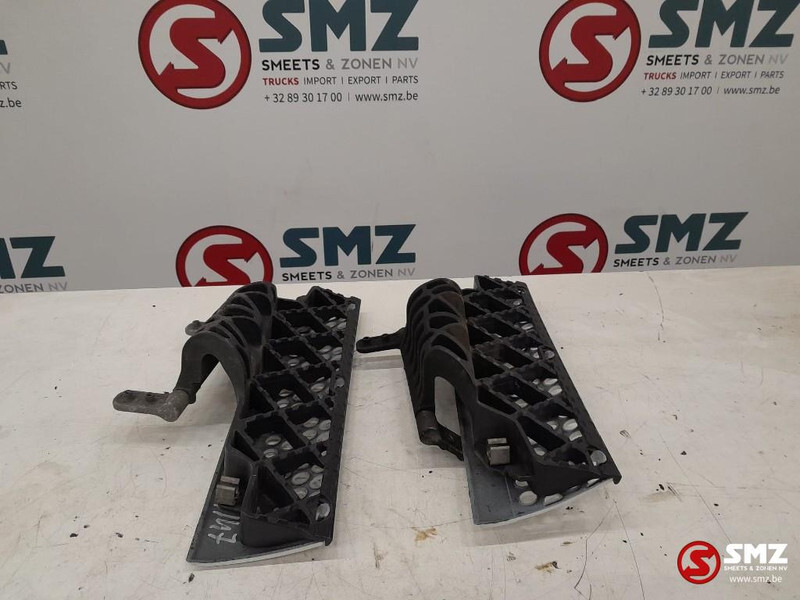 Mercedes-Benz Occ set radiatorgrille + opstap links en rechts Me - Grilă pentru Camion: Foto 5 Mercedes-Benz Occ set radiatorgrille + opstap links en rechts Me - Grilă pentru Camion: Foto 5