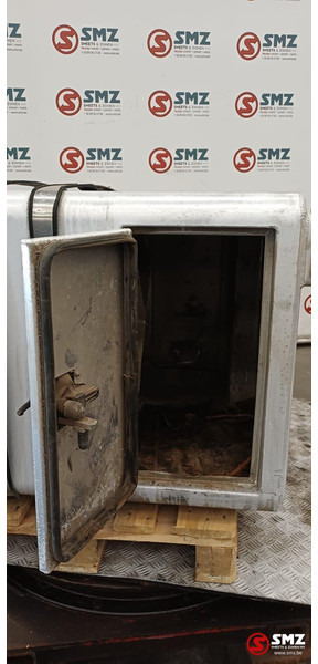 Renault Occ hydraulische tank 250L + materiaalkast Renault - Rezervor hidraulic pentru Camion: Foto 5 Renault Occ hydraulische tank 250L + materiaalkast Renault - Rezervor hidraulic pentru Camion: Foto 5