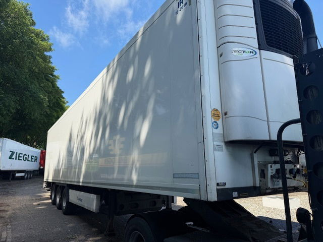 Krone Laadklep Liftas - Semiremorcă frigider: Foto 4 Krone Laadklep Liftas - Semiremorcă frigider: Foto 4