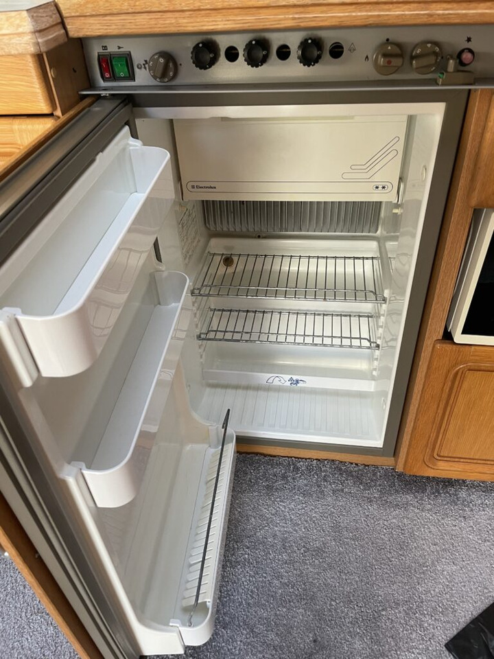 Rulotă Hobby 560 UL Prestige 1998: Foto 8