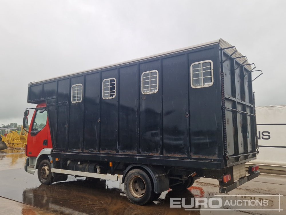 2005 DAF LF45.130 - Camion transport animale: Foto 3 2005 DAF LF45.130 - Camion transport animale: Foto 3
