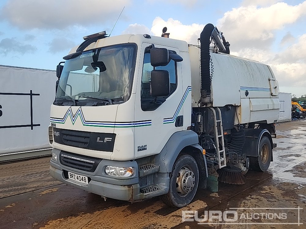 2010 DAF LF55-220 - Măturătoare stradală: Foto 1 2010 DAF LF55-220 - Măturătoare stradală: Foto 1