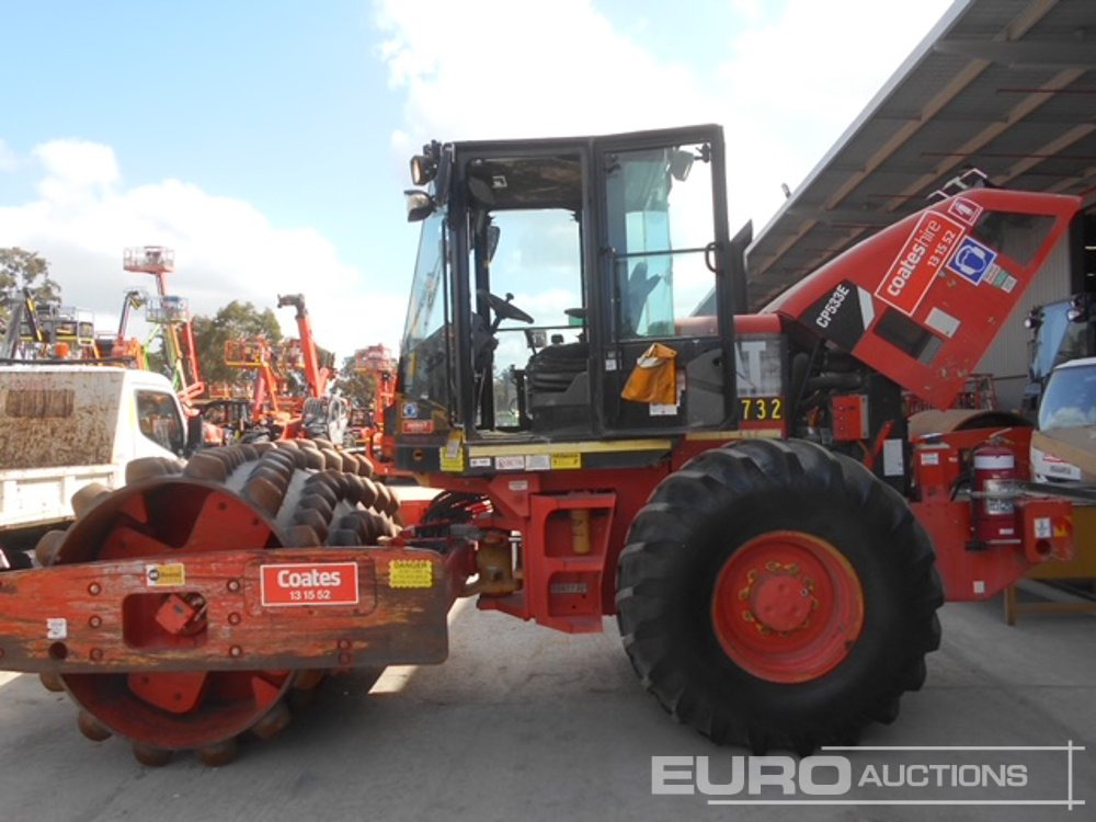 2011 CAT CP533E - Cilindru compactor: Foto 2 2011 CAT CP533E - Cilindru compactor: Foto 2