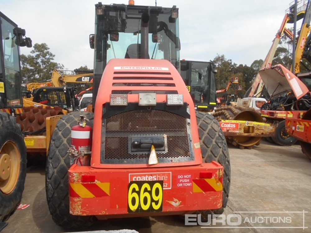 2011 CAT CS-533E - Cilindru compactor: Foto 3 2011 CAT CS-533E - Cilindru compactor: Foto 3