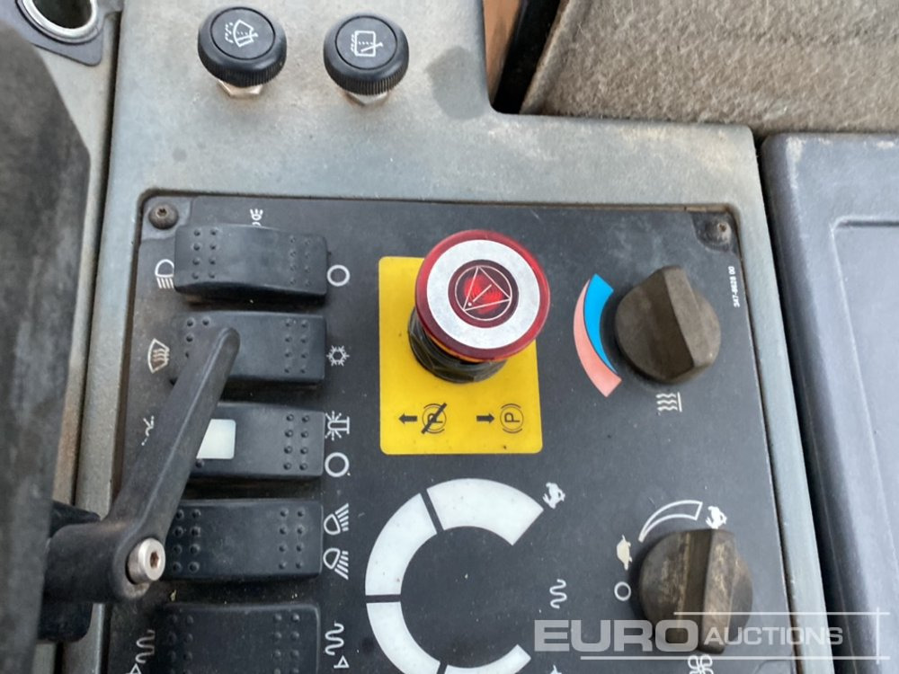 Cilindru compactor 2011 CAT CS74: Foto 32 Cilindru compactor 2011 CAT CS74: Foto 32