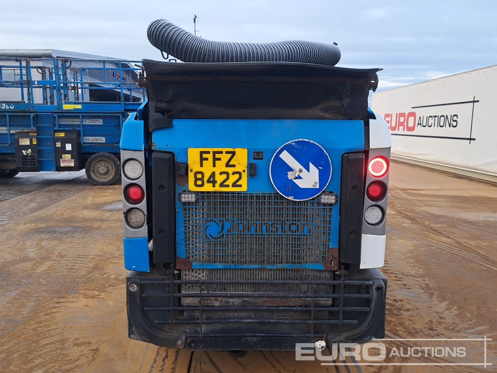 2011 Johnston 142A 101T - Măturătoare stradală: Foto 4 2011 Johnston 142A 101T - Măturătoare stradală: Foto 4