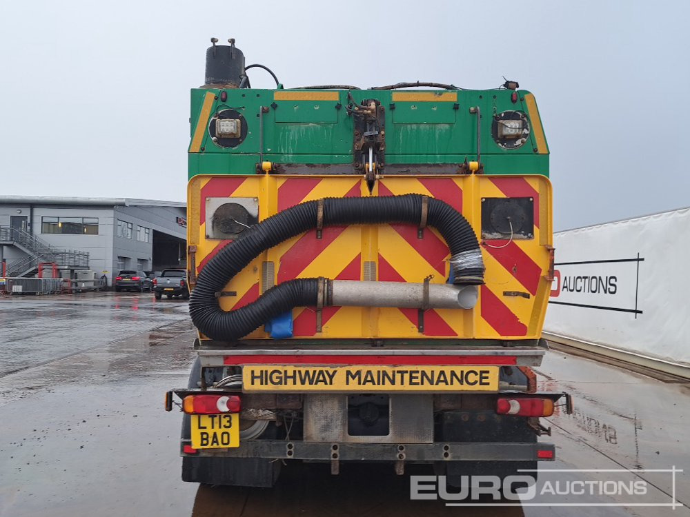 2013 DAF LF55.220 - Măturătoare stradală: Foto 4 2013 DAF LF55.220 - Măturătoare stradală: Foto 4