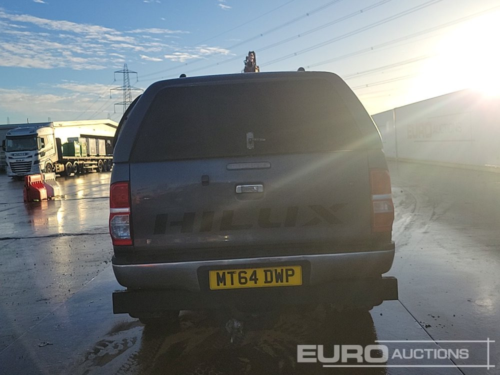 2014 Toyota Hilux Invincible - Pick-up: Foto 4 2014 Toyota Hilux Invincible - Pick-up: Foto 4