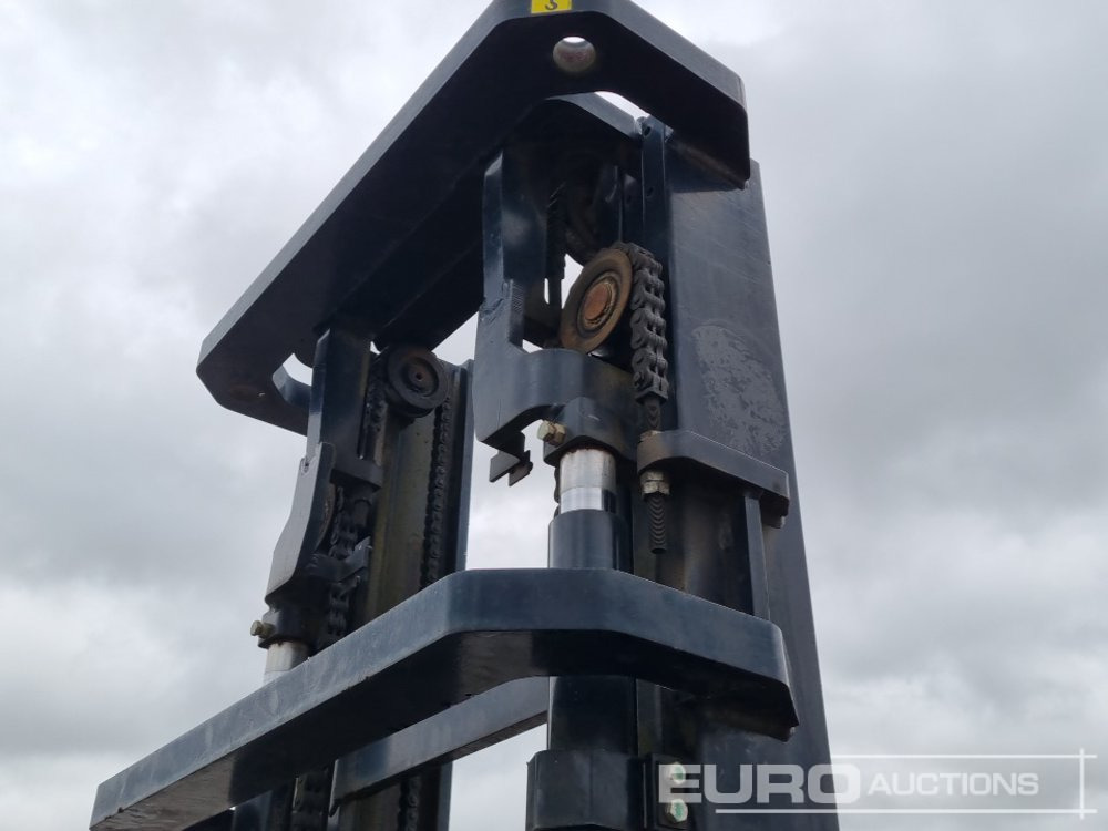 Stivuitor de teren dificil 2016 Manitou M30-4: Foto 18