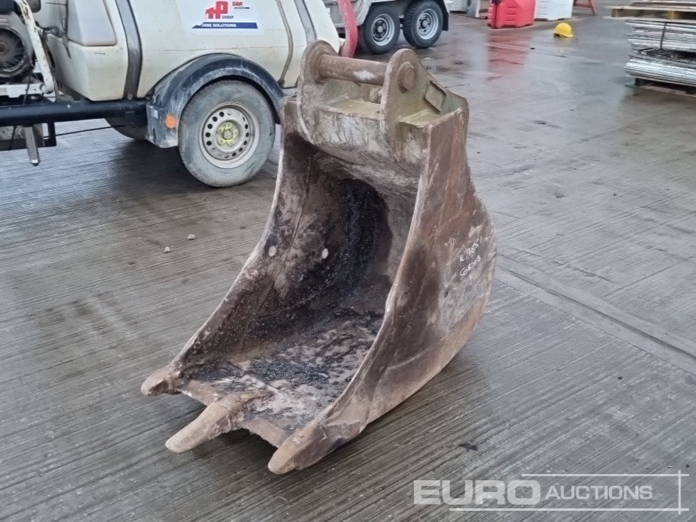 24" Digging Bucket 65mm Pin to suit 13 Ton Excavator - Cupă: Foto 1 24" Digging Bucket 65mm Pin to suit 13 Ton Excavator - Cupă: Foto 1