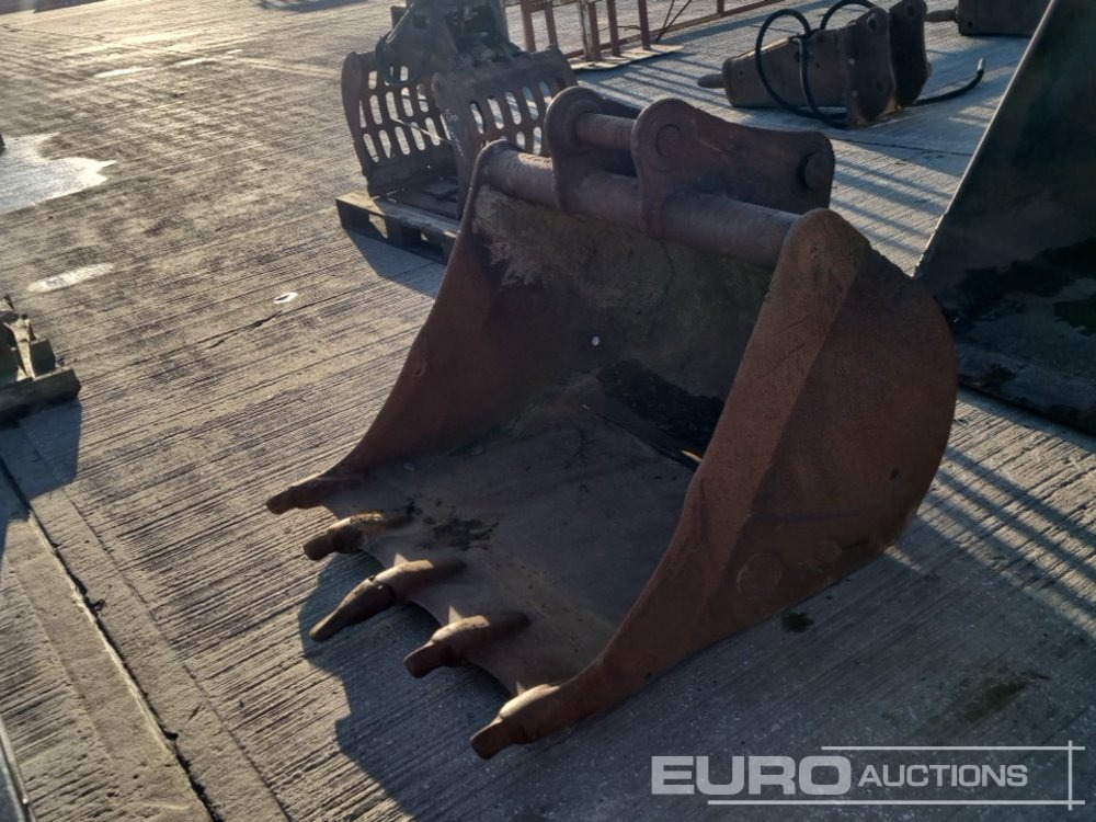 48" Digging Bucket 65mm Pin to suit 13 Ton Excavator - Cupă: Foto 1 48" Digging Bucket 65mm Pin to suit 13 Ton Excavator - Cupă: Foto 1