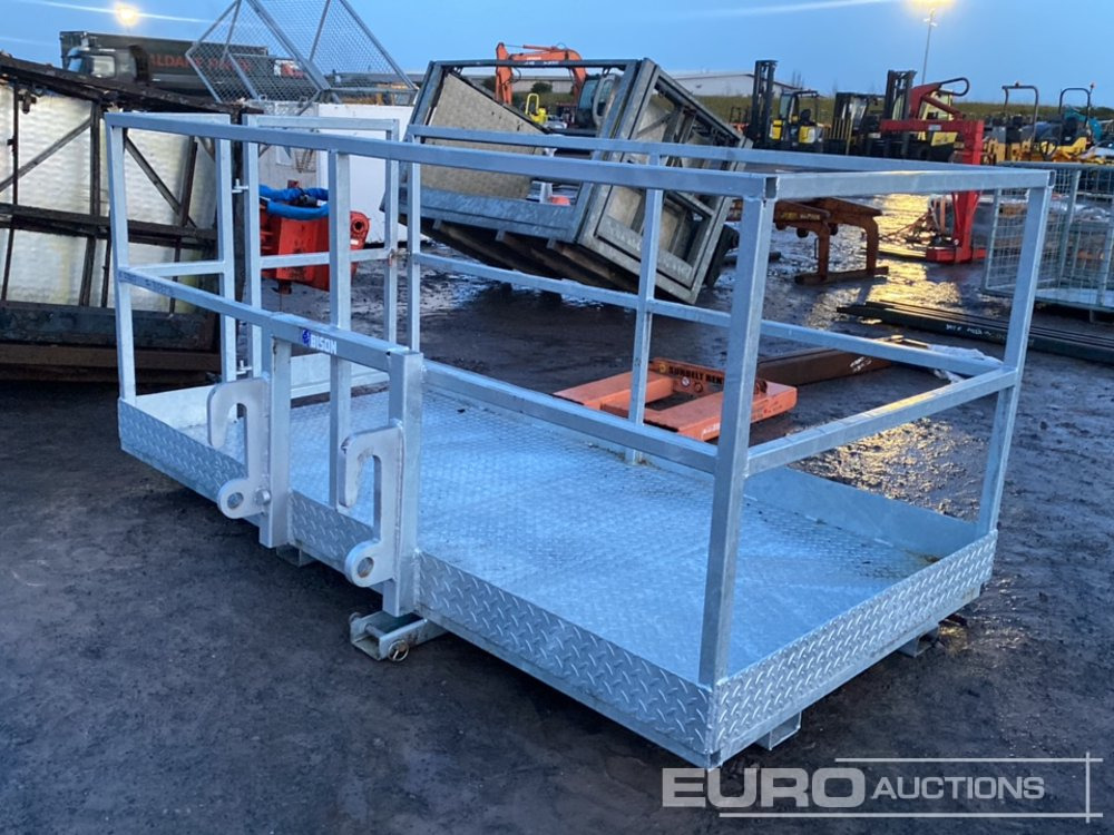 Unused Bison Manufacturing 8' x 4' Galvanised Man Basket to suit JCB Telehandler - Ataşament pentru Utilaje constructii: Foto 2 Unused Bison Manufacturing 8' x 4' Galvanised Man Basket to suit JCB Telehandler - Ataşament pentru Utilaje constructii: Foto 2