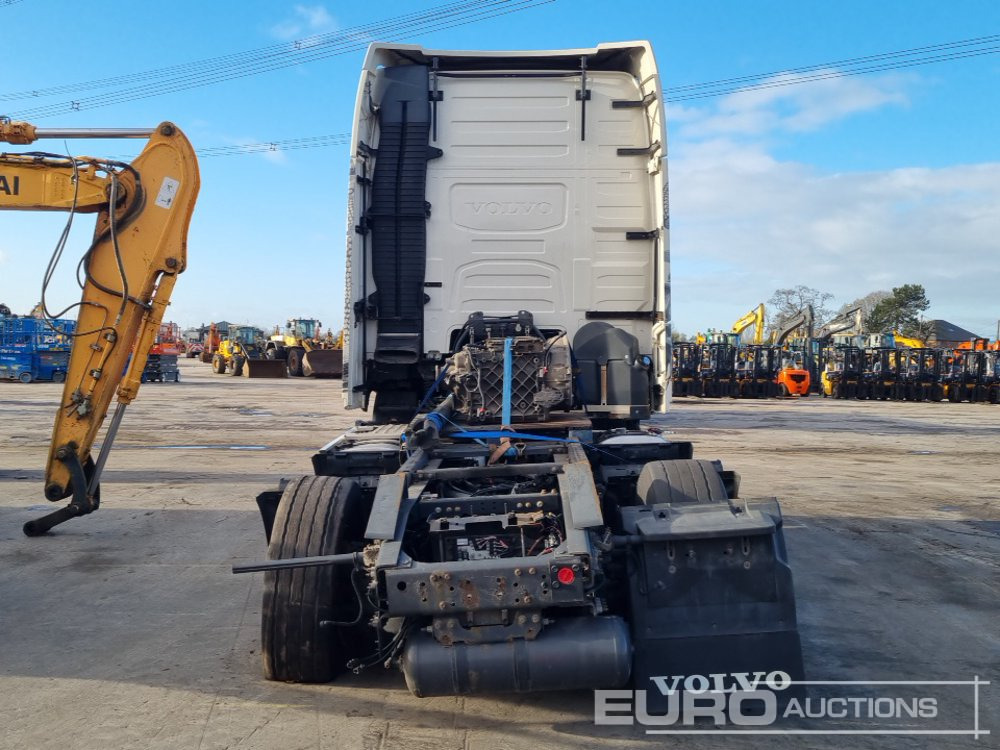 2017 Volvo 6x2 Mid Lift, 3 Way Camera, A/C, Automatic Gearbox - Cap tractor: Foto 4 2017 Volvo 6x2 Mid Lift, 3 Way Camera, A/C, Automatic Gearbox - Cap tractor: Foto 4