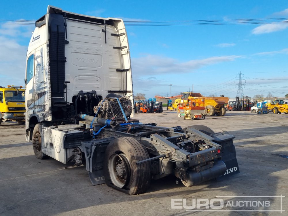 2017 Volvo 6x2 Mid Lift, 3 Way Camera, A/C, Automatic Gearbox - Cap tractor: Foto 3 2017 Volvo 6x2 Mid Lift, 3 Way Camera, A/C, Automatic Gearbox - Cap tractor: Foto 3