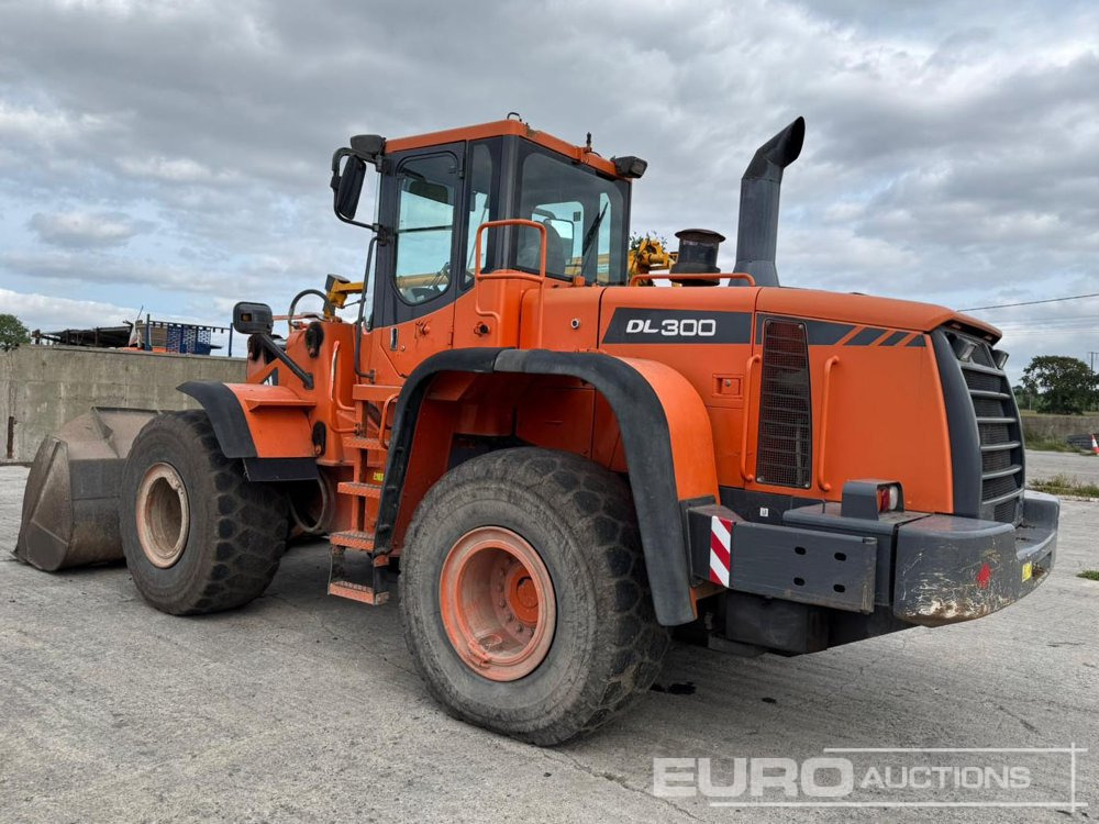 Doosan DL300 - Încărcător frontal pe pneuri: Foto 2 Doosan DL300 - Încărcător frontal pe pneuri: Foto 2