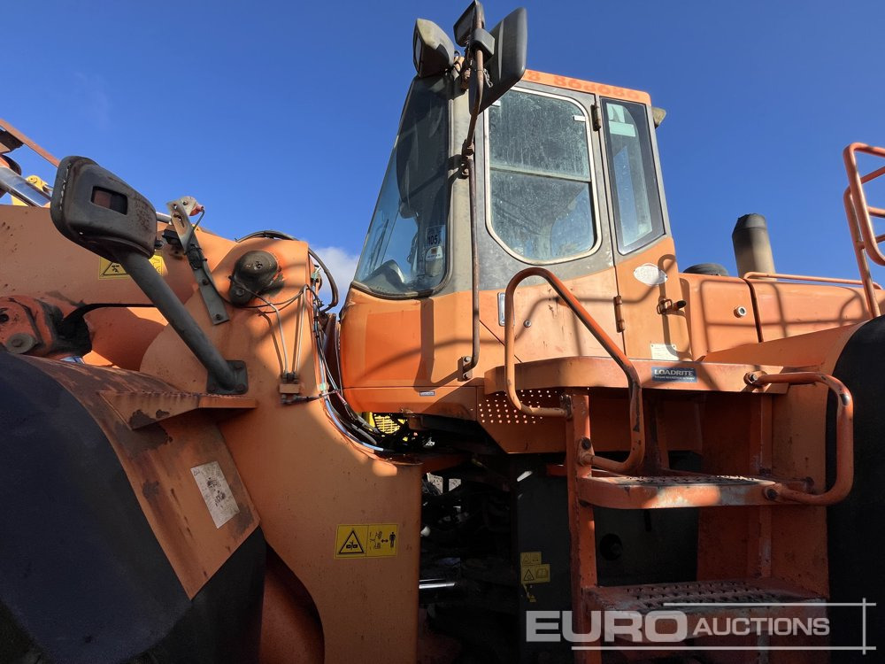 Doosan DL400 - Încărcător frontal pe pneuri: Foto 1 Doosan DL400 - Încărcător frontal pe pneuri: Foto 1