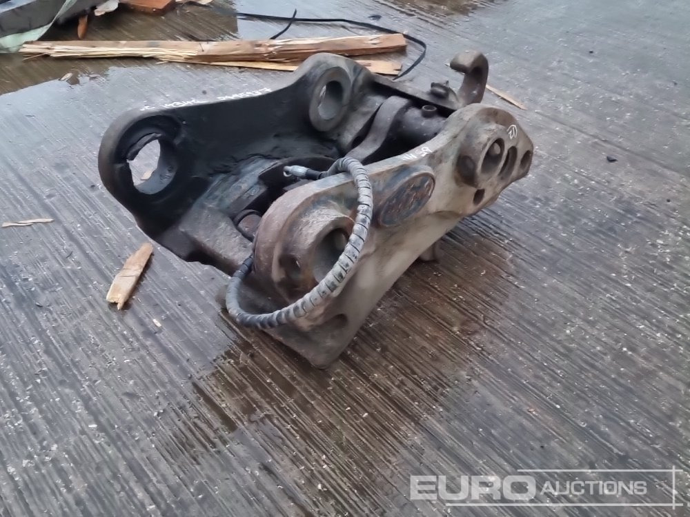 Hydraulic Quick Hitch 65mm Pin to suit 13 Ton Excavator - Cuplare rapidă: Foto 1 Hydraulic Quick Hitch 65mm Pin to suit 13 Ton Excavator - Cuplare rapidă: Foto 1