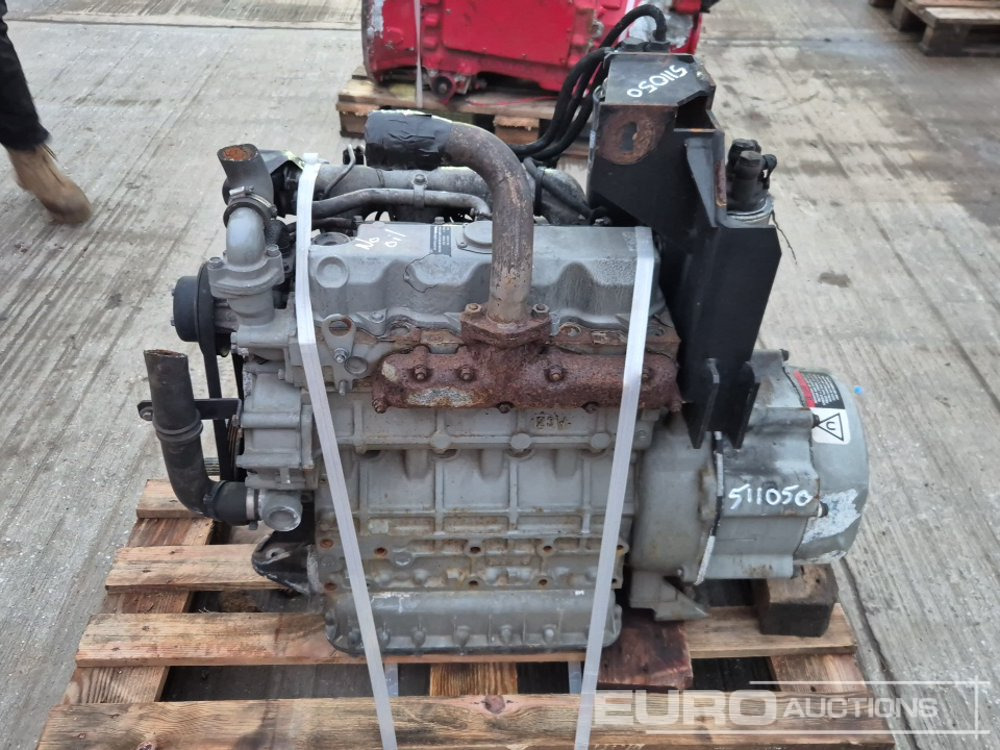 Kubota 4 Cylinder Engine - Motor: Foto 2 Kubota 4 Cylinder Engine - Motor: Foto 2