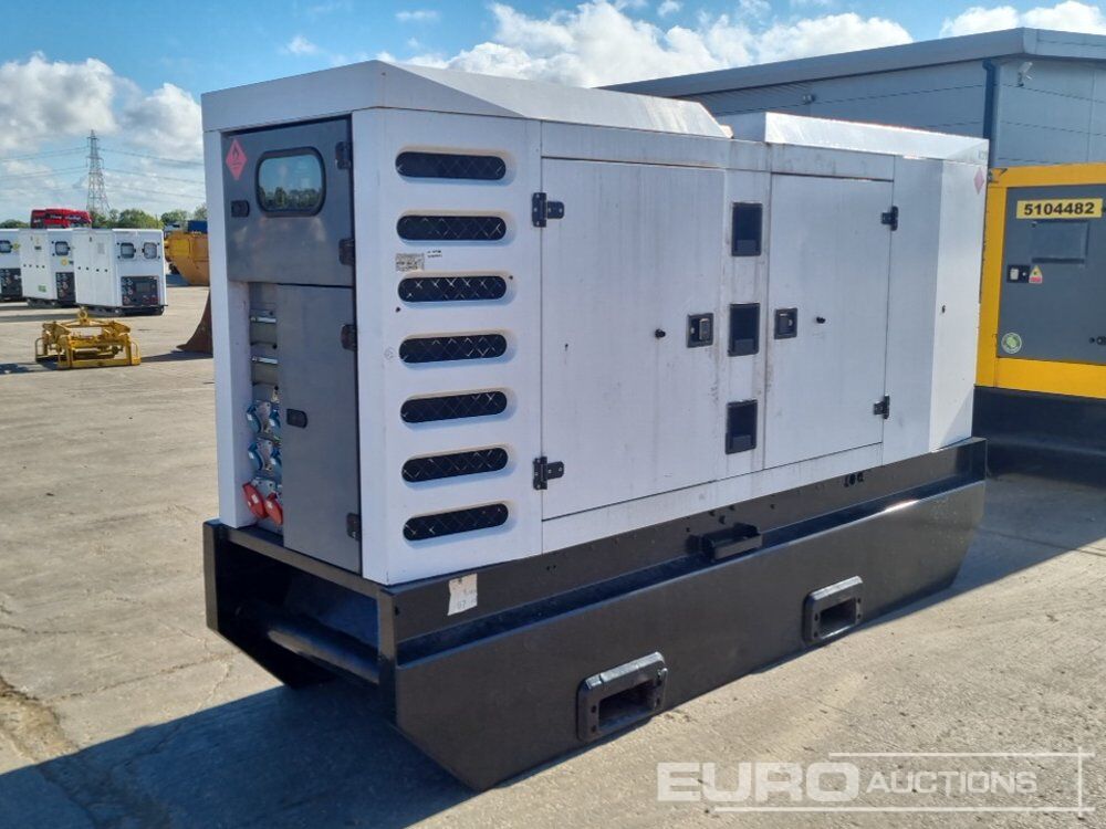 SDMO R220 - Generator electric: Foto 1 SDMO R220 - Generator electric: Foto 1