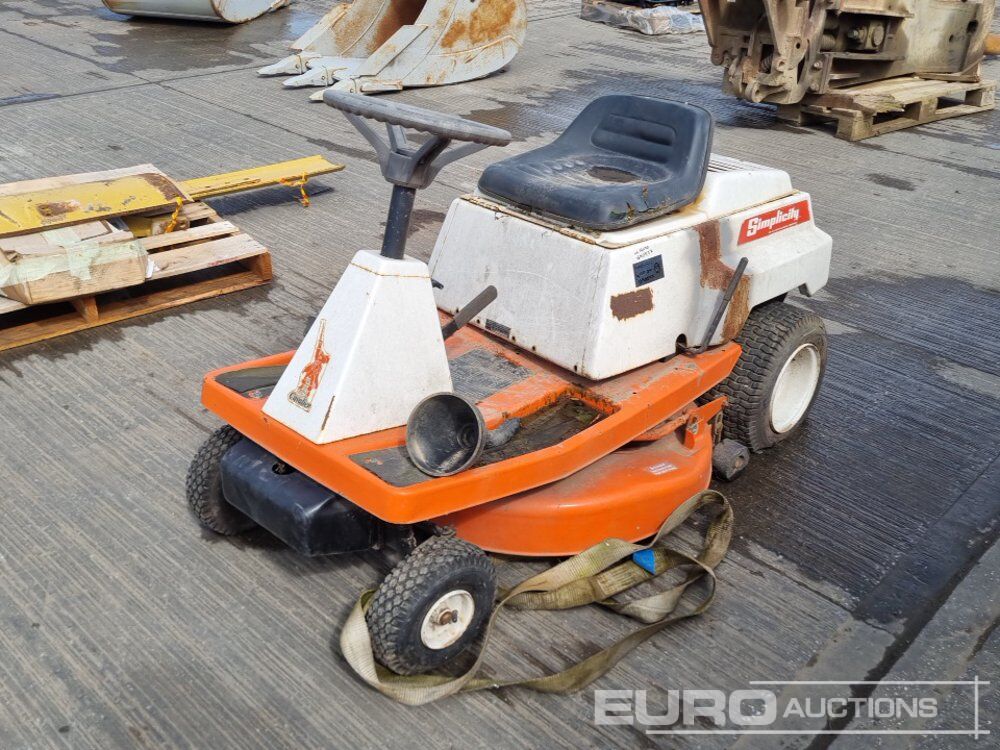 Simplicity Ride On Lawnmower (Non Runner) - Maşină de tuns iarba: Foto 1 Simplicity Ride On Lawnmower (Non Runner) - Maşină de tuns iarba: Foto 1