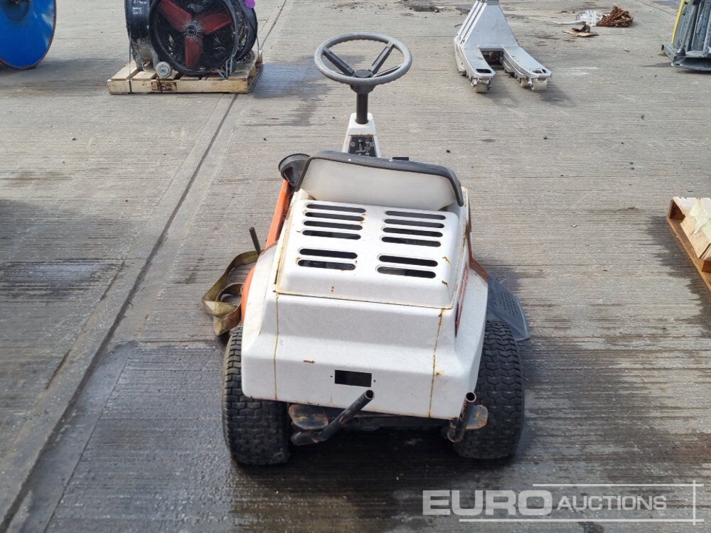Simplicity Ride On Lawnmower (Non Runner) - Maşină de tuns iarba: Foto 4 Simplicity Ride On Lawnmower (Non Runner) - Maşină de tuns iarba: Foto 4