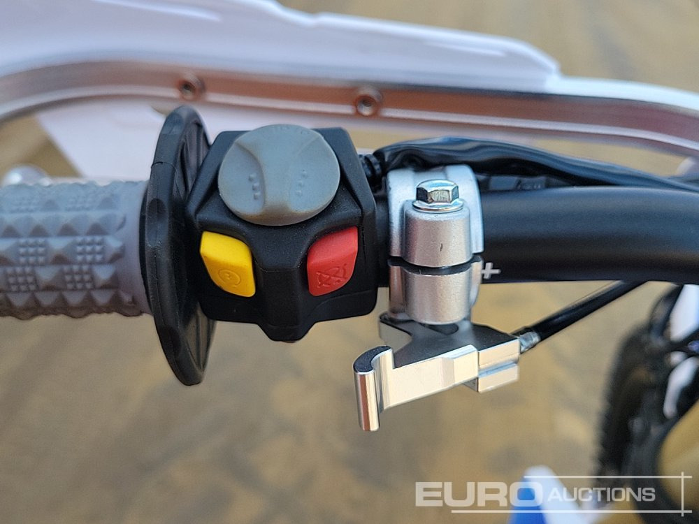 Motocicletă Unused 2025 Apollo Storm 300cc Motorcross Bike, 21" Front, 18" Rear Tyres, Electric Start, Air Cooled, Hydraulic Suspension, Disc Brakes, Lighting Kit (UNASSEMBLED): Foto 31 Motocicletă Unused 2025 Apollo Storm 300cc Motorcross Bike, 21" Front, 18" Rear Tyres, Electric Start, Air Cooled, Hydraulic Suspension, Disc Brakes, Lighting Kit (UNASSEMBLED): Foto 31