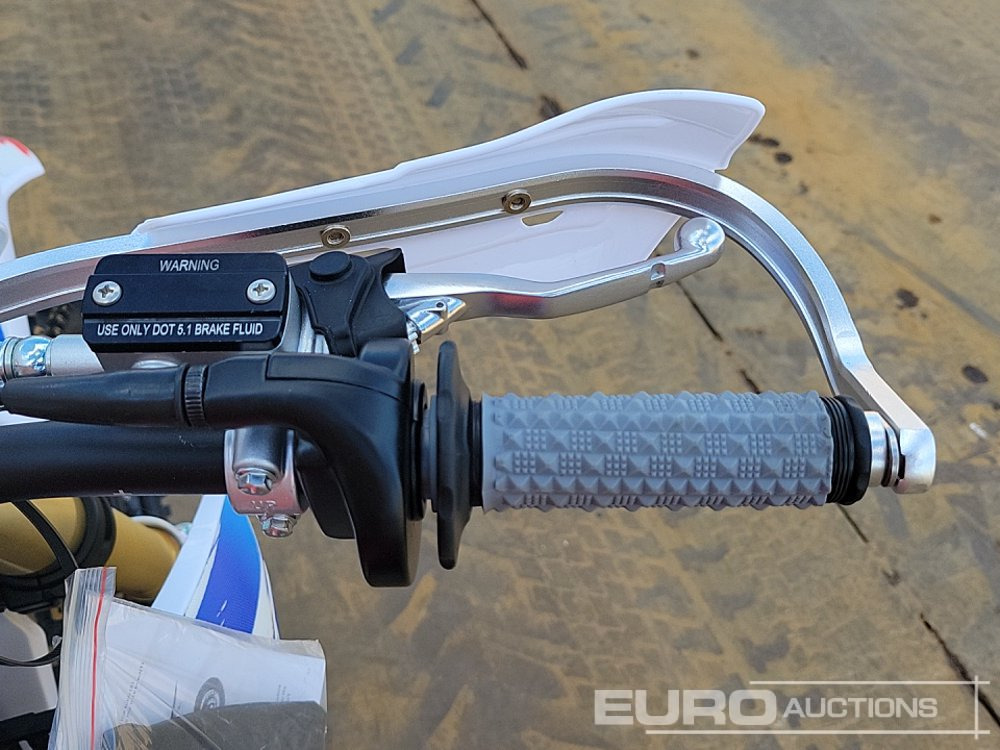 Motocicletă Unused 2025 Apollo Storm 300cc Motorcross Bike, 21" Front, 18" Rear Tyres, Electric Start, Air Cooled, Hydraulic Suspension, Disc Brakes, Lighting Kit (UNASSEMBLED): Foto 32 Motocicletă Unused 2025 Apollo Storm 300cc Motorcross Bike, 21" Front, 18" Rear Tyres, Electric Start, Air Cooled, Hydraulic Suspension, Disc Brakes, Lighting Kit (UNASSEMBLED): Foto 32