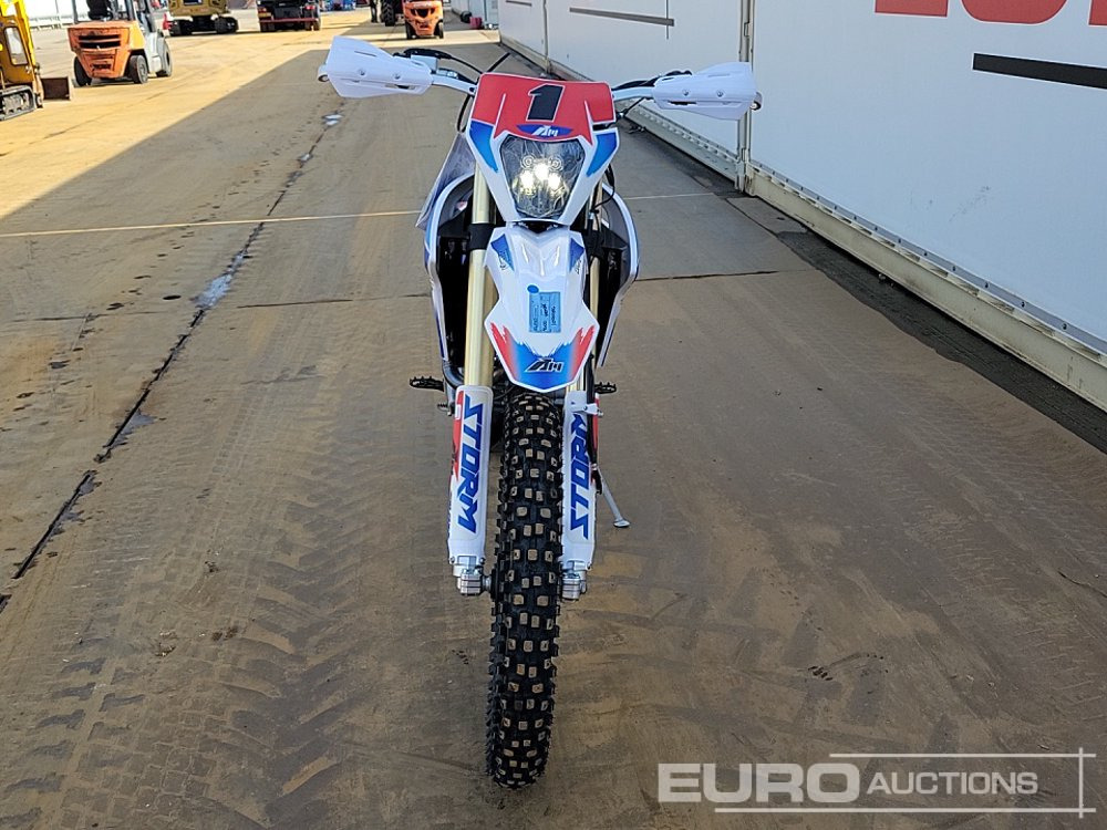 Motocicletă Unused 2025 Apollo Storm 300cc Motorcross Bike, 21" Front, 18" Rear Tyres, Electric Start, Air Cooled, Hydraulic Suspension, Disc Brakes, Lighting Kit (UNASSEMBLED): Foto 8 Motocicletă Unused 2025 Apollo Storm 300cc Motorcross Bike, 21" Front, 18" Rear Tyres, Electric Start, Air Cooled, Hydraulic Suspension, Disc Brakes, Lighting Kit (UNASSEMBLED): Foto 8