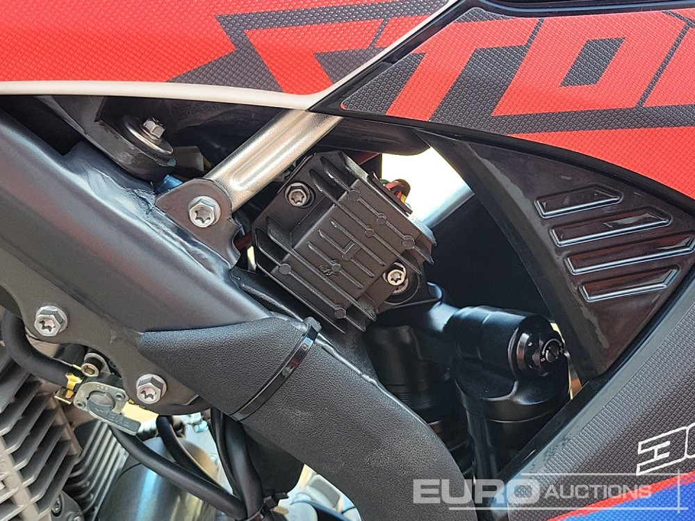 Motocicletă Unused 2025 Apollo Storm 300cc Motorcross Bike, 21" Front, 18" Rear Tyres, Electric Start, Air Cooled, Hydraulic Suspension, Disc Brakes, Lighting Kit (UNASSEMBLED): Foto 28 Motocicletă Unused 2025 Apollo Storm 300cc Motorcross Bike, 21" Front, 18" Rear Tyres, Electric Start, Air Cooled, Hydraulic Suspension, Disc Brakes, Lighting Kit (UNASSEMBLED): Foto 28