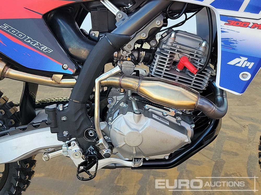 Motocicletă Unused 2025 Apollo Storm 300cc Motorcross Bike, 21" Front, 18" Rear Tyres, Electric Start, Air Cooled, Hydraulic Suspension, Disc Brakes, Lighting Kit (UNASSEMBLED): Foto 17 Motocicletă Unused 2025 Apollo Storm 300cc Motorcross Bike, 21" Front, 18" Rear Tyres, Electric Start, Air Cooled, Hydraulic Suspension, Disc Brakes, Lighting Kit (UNASSEMBLED): Foto 17