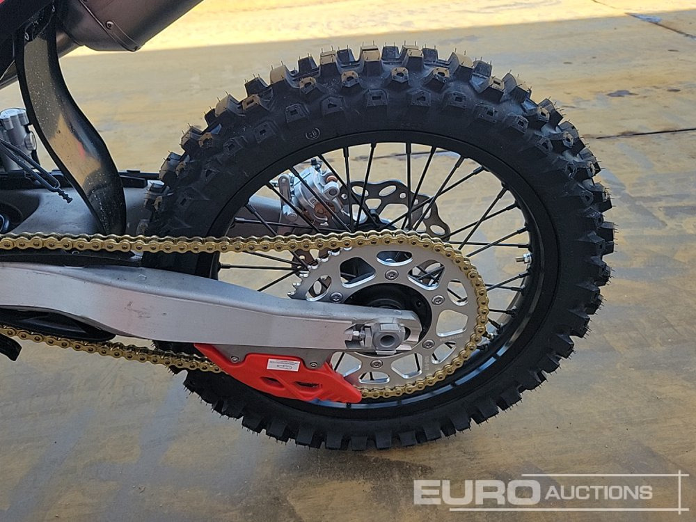 Motocicletă Unused 2025 Apollo Storm 300cc Motorcross Bike, 21" Front, 18" Rear Tyres, Electric Start, Air Cooled, Hydraulic Suspension, Disc Brakes, Lighting Kit (UNASSEMBLED): Foto 11 Motocicletă Unused 2025 Apollo Storm 300cc Motorcross Bike, 21" Front, 18" Rear Tyres, Electric Start, Air Cooled, Hydraulic Suspension, Disc Brakes, Lighting Kit (UNASSEMBLED): Foto 11