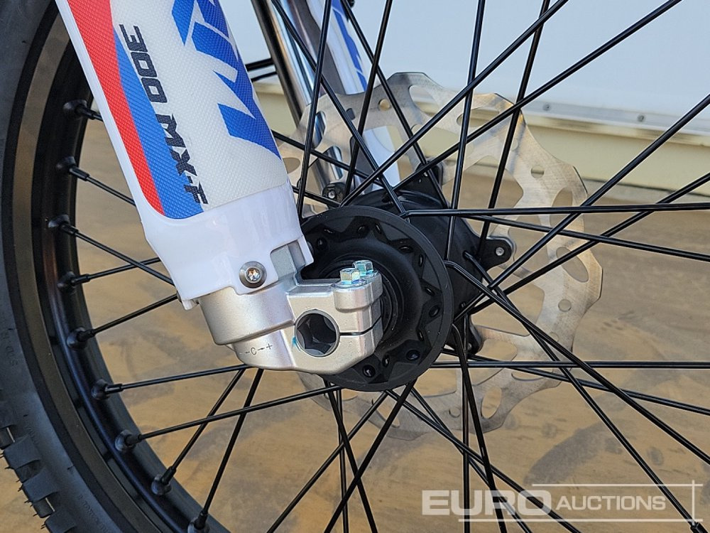 Motocicletă Unused 2025 Apollo Storm 300cc Motorcross Bike, 21" Front, 18" Rear Tyres, Electric Start, Air Cooled, Hydraulic Suspension, Disc Brakes, Lighting Kit (UNASSEMBLED): Foto 16 Motocicletă Unused 2025 Apollo Storm 300cc Motorcross Bike, 21" Front, 18" Rear Tyres, Electric Start, Air Cooled, Hydraulic Suspension, Disc Brakes, Lighting Kit (UNASSEMBLED): Foto 16