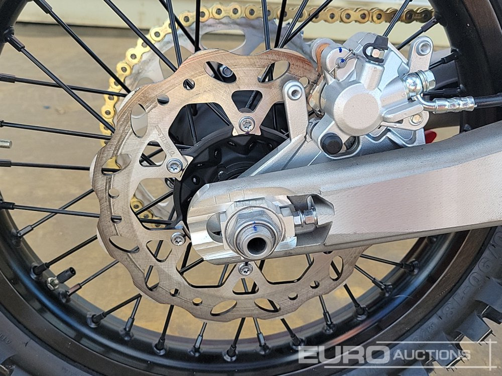 Motocicletă Unused 2025 Apollo Storm 300cc Motorcross Bike, 21" Front, 18" Rear Tyres, Electric Start, Air Cooled, Hydraulic Suspension, Disc Brakes, Lighting Kit (UNASSEMBLED): Foto 13 Motocicletă Unused 2025 Apollo Storm 300cc Motorcross Bike, 21" Front, 18" Rear Tyres, Electric Start, Air Cooled, Hydraulic Suspension, Disc Brakes, Lighting Kit (UNASSEMBLED): Foto 13