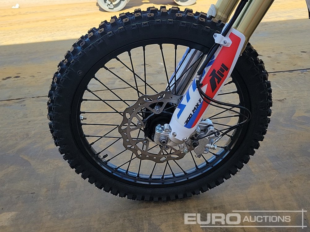 Motocicletă Unused 2025 Apollo Storm 300cc Motorcross Bike, 21" Front, 18" Rear Tyres, Electric Start, Air Cooled, Hydraulic Suspension, Disc Brakes, Lighting Kit (UNASSEMBLED): Foto 10 Motocicletă Unused 2025 Apollo Storm 300cc Motorcross Bike, 21" Front, 18" Rear Tyres, Electric Start, Air Cooled, Hydraulic Suspension, Disc Brakes, Lighting Kit (UNASSEMBLED): Foto 10