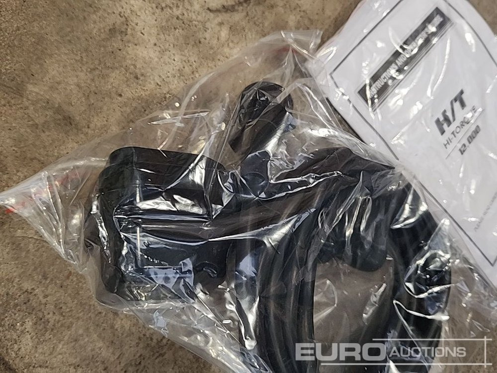 Echipament de atelier Unused Hi-Torque HT12000 12 Volt Winch, 3/8" x 85' Rope: Foto 7 Echipament de atelier Unused Hi-Torque HT12000 12 Volt Winch, 3/8" x 85' Rope: Foto 7