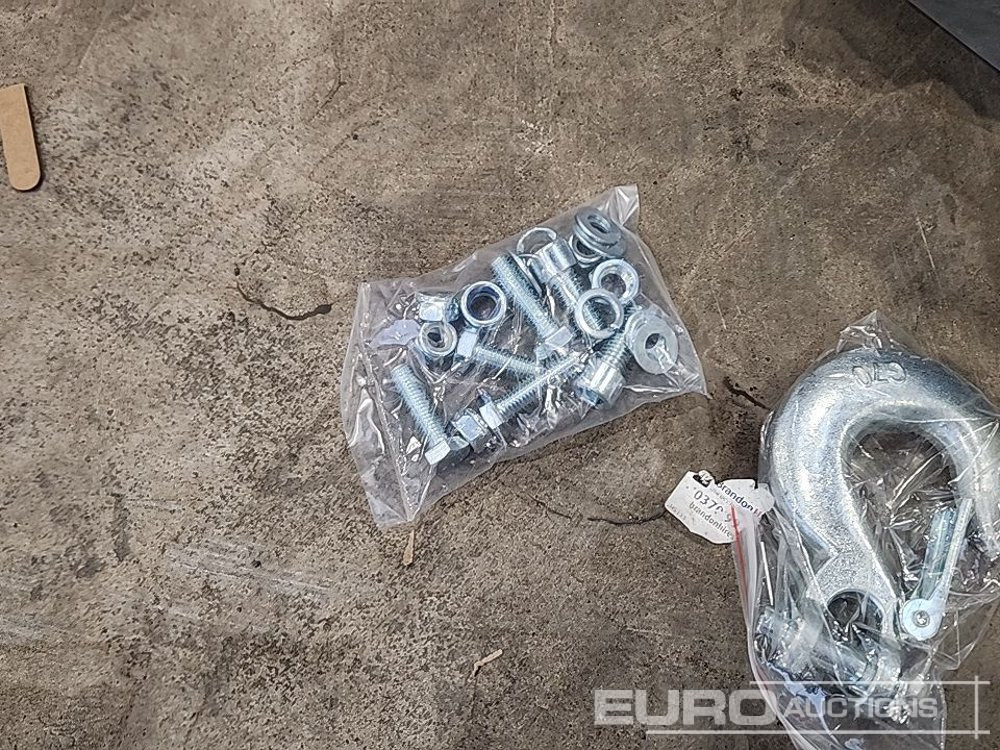 Echipament de atelier Unused Hi-Torque HT12000 12 Volt Winch, 3/8" x 85' Rope: Foto 10 Echipament de atelier Unused Hi-Torque HT12000 12 Volt Winch, 3/8" x 85' Rope: Foto 10