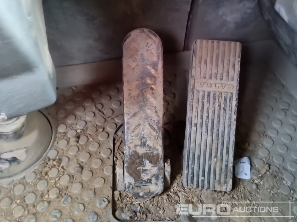 Camion articulat Volvo A30D: Foto 32