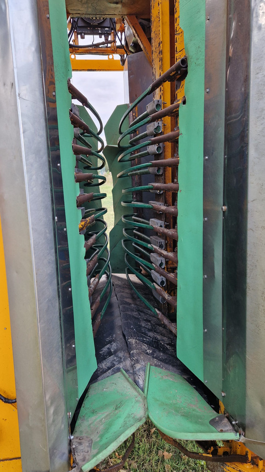 Vendemmiatrice usata Grégoire G60I - Combina de recoltat struguri: Foto 2 Vendemmiatrice usata Grégoire G60I - Combina de recoltat struguri: Foto 2