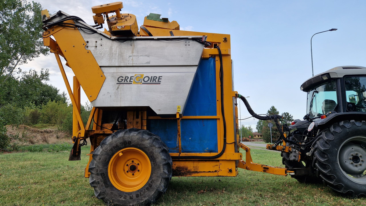 Vendemmiatrice usata Grégoire G60I - Combina de recoltat struguri: Foto 1 Vendemmiatrice usata Grégoire G60I - Combina de recoltat struguri: Foto 1