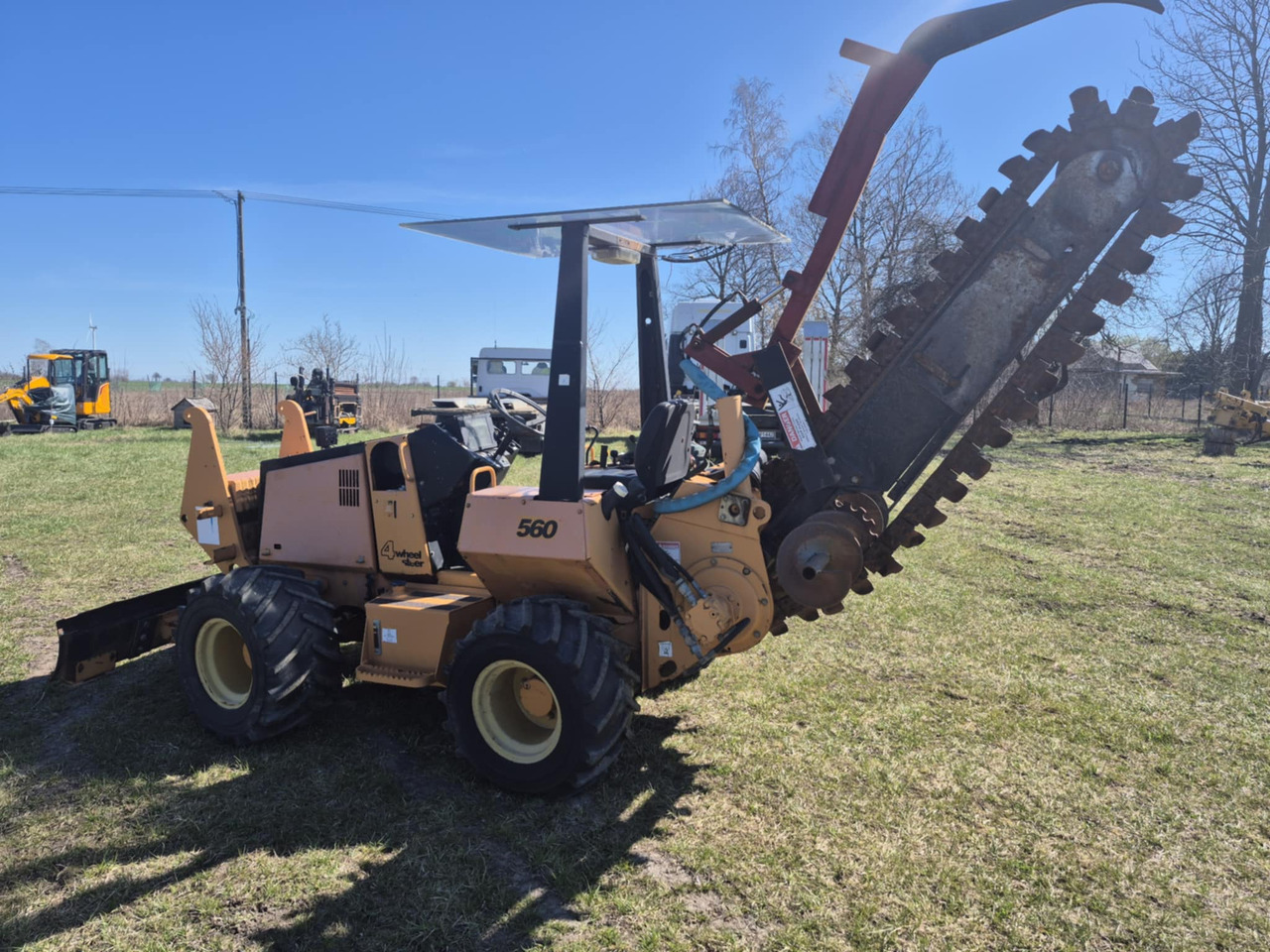 Case 560 - Săpător de şanţuri: Foto 3 Case 560 - Săpător de şanţuri: Foto 3