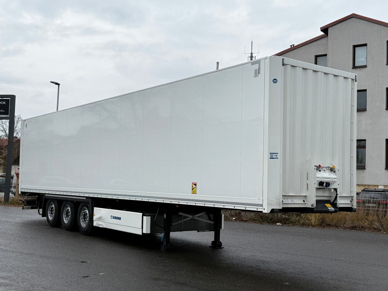 Krone SD/KOFFER/LIFTACHSE - Semiremorcă furgon: Foto 2 Krone SD/KOFFER/LIFTACHSE - Semiremorcă furgon: Foto 2
