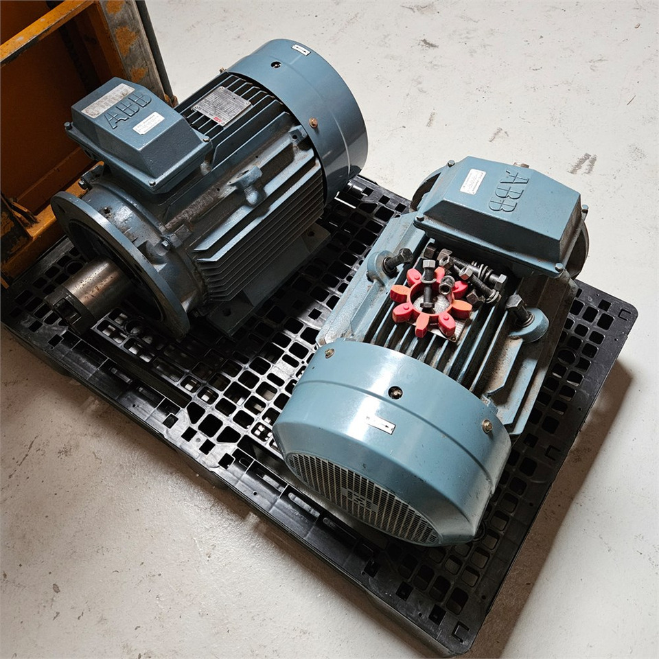 ABB M2QA180L4A (B35) - Mașină: Foto 4 ABB M2QA180L4A (B35) - Mașină: Foto 4