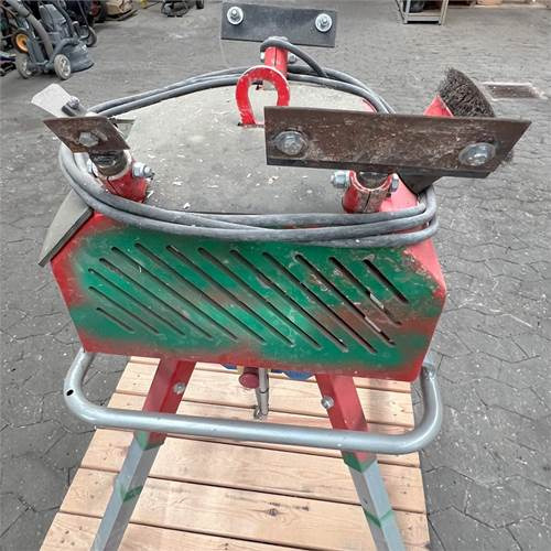 ABC Puliscimattoni - Maşină de asfaltat: Foto 2 ABC Puliscimattoni - Maşină de asfaltat: Foto 2