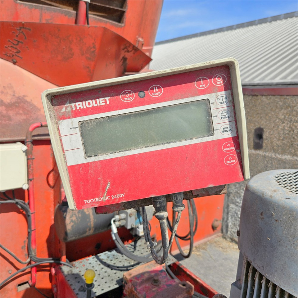 ABC SM10 - Remorcă distribuit furaje: Foto 5 ABC SM10 - Remorcă distribuit furaje: Foto 5