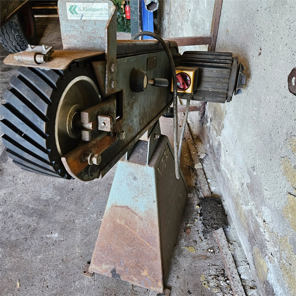 ABC Unknown - Mașină: Foto 2 ABC Unknown - Mașină: Foto 2