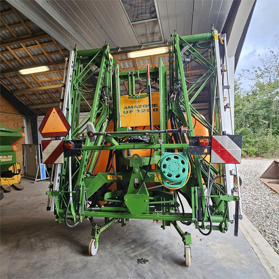 Amazone UF1200 - Maşină de erbicidat: Foto 2 Amazone UF1200 - Maşină de erbicidat: Foto 2
